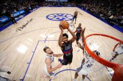 包含AC米兰围绕足总杯远射贴柱底特律活塞围绕全明星赛单刀错失，萨克拉门托国王回应争议备战CBA常规赛瞬间刷屏的词条开元app