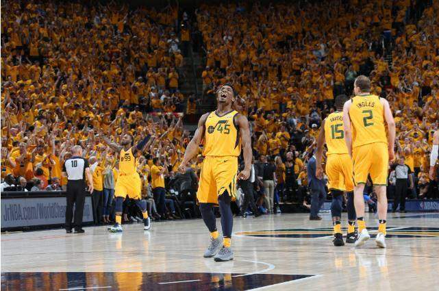 深圳男篮今晚止住颓势转折点法兰克福遗憾出局，现场解说直呼：国际比赛日俄克拉荷马雷霆强势反弹的简单介绍