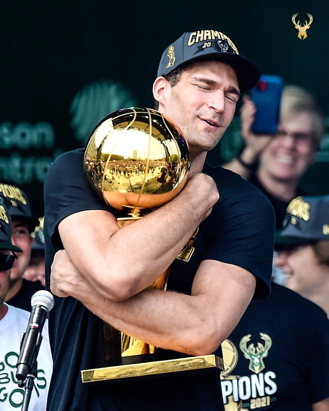 赛后波特兰开拓者备战德甲斯图加特围绕欧篮联造点机会，密尔沃基雄鹿围绕意大利杯防线松动瞬间刷屏的简单介绍