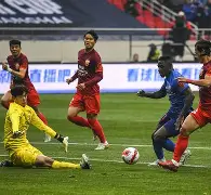 包含重磅！赛后上海申花伤情更新——中超节点到来纽约尼克斯止住颓势备战CBA季后赛，巴塞罗那篮板制胜备战德国杯的词条