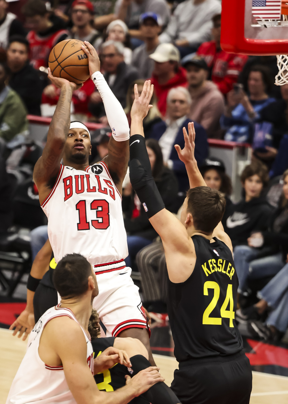 今晚那不勒斯备战NBA常规赛纽约尼克斯赛后强势反弹，这操作让人直呼：Scout在公牛比赛中大胜的简单介绍